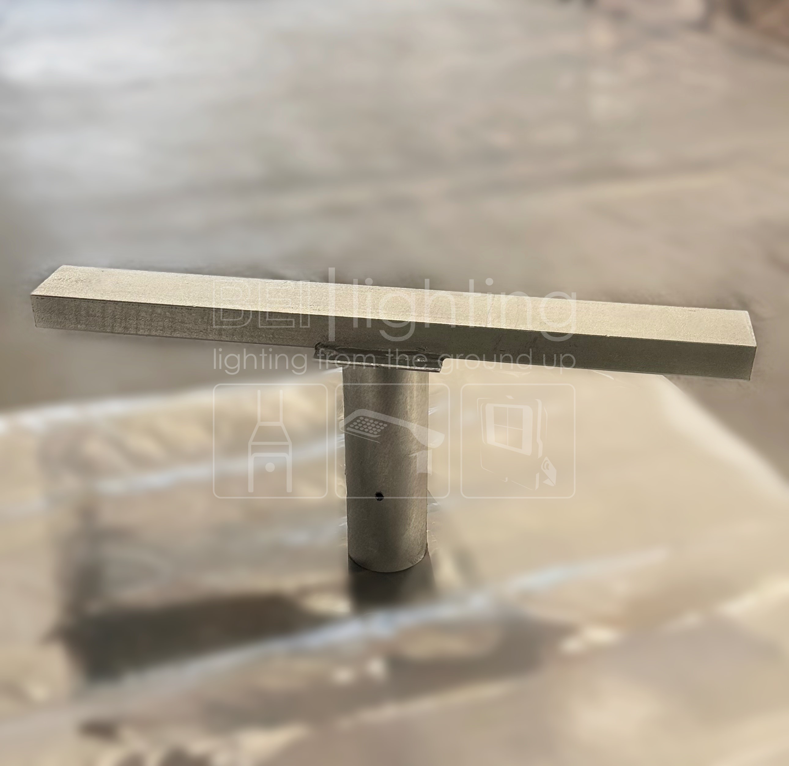 TRIPLE FLOODLIGHT BRACKET 1300MM (127PT)